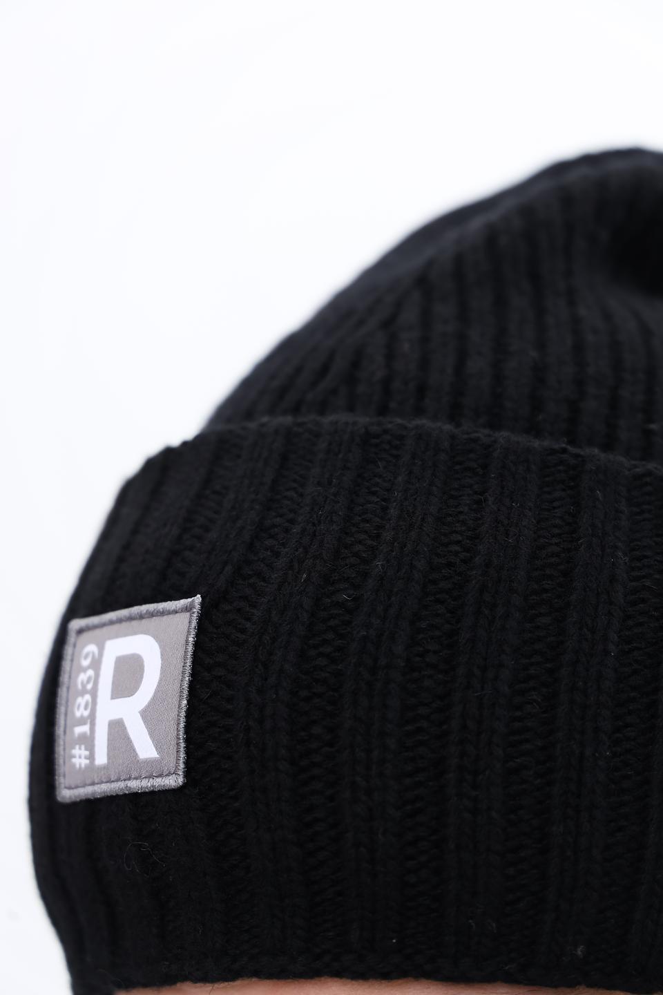 Шапка Roeckl чёрная с логотипом