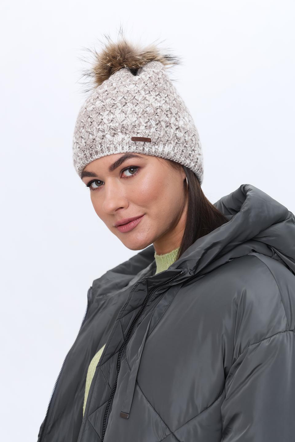 Шапка Marhatter с помпоном бежевая