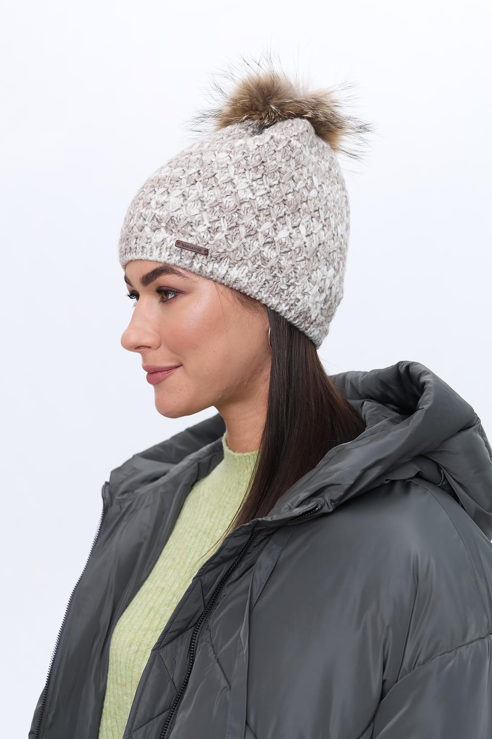 Шапка Marhatter с помпоном бежевая