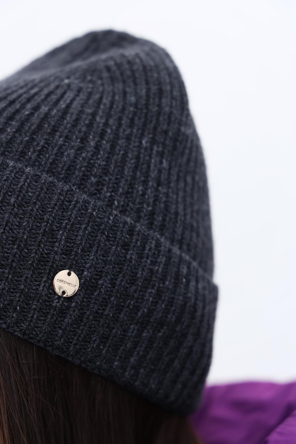 Шапка Coccinelle вязаная серая