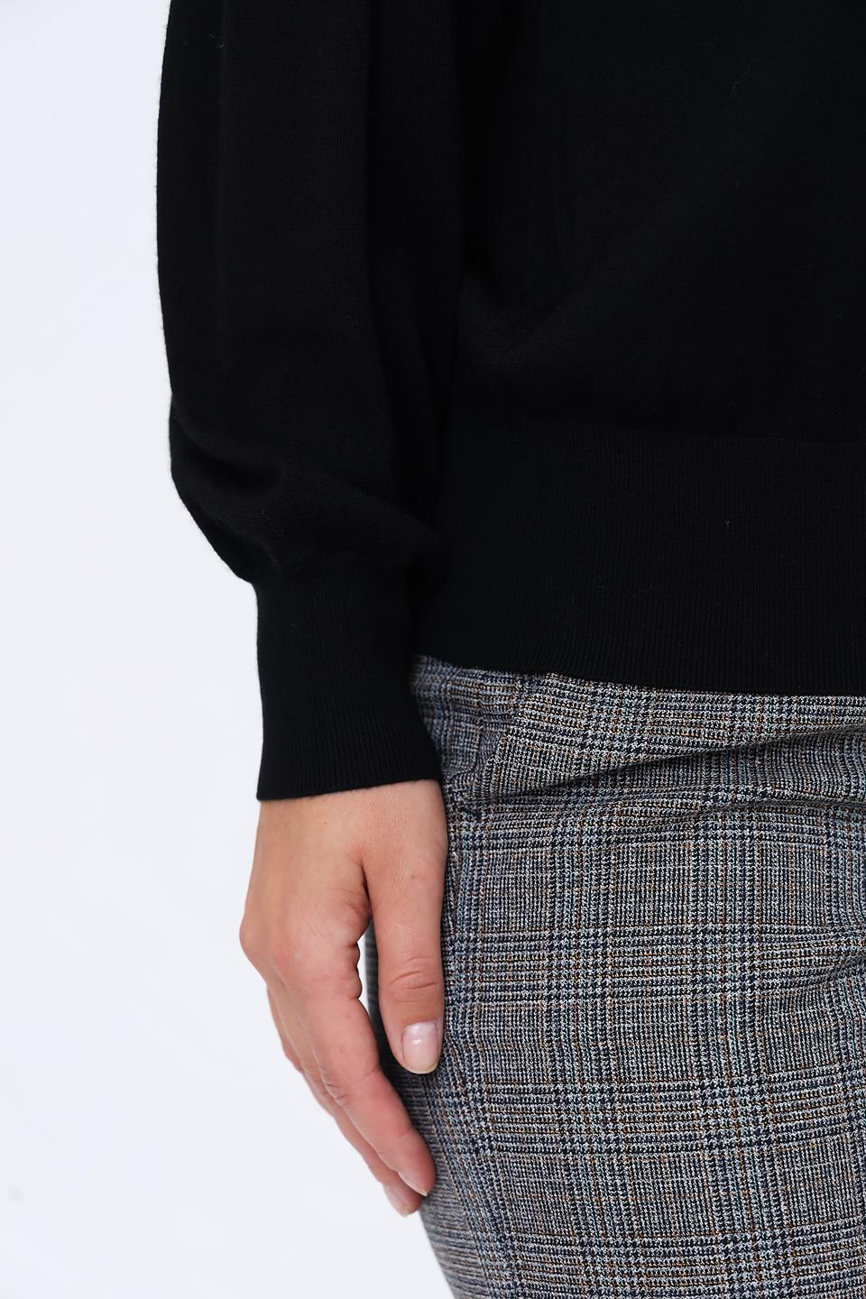 Пуловер Repeat чёрный с горлом