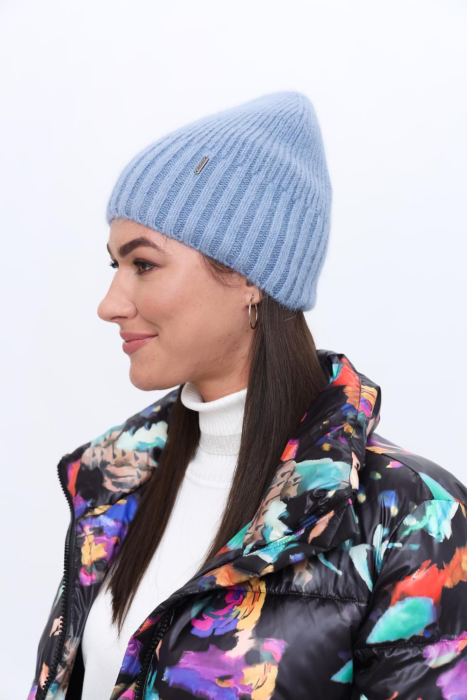 Шапка Adel вязаная голубая