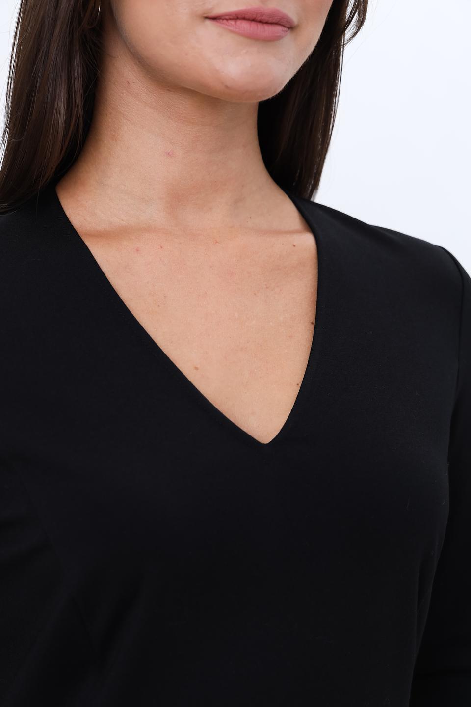 Платье Marc Aurel чёрное с V-образным вырезом