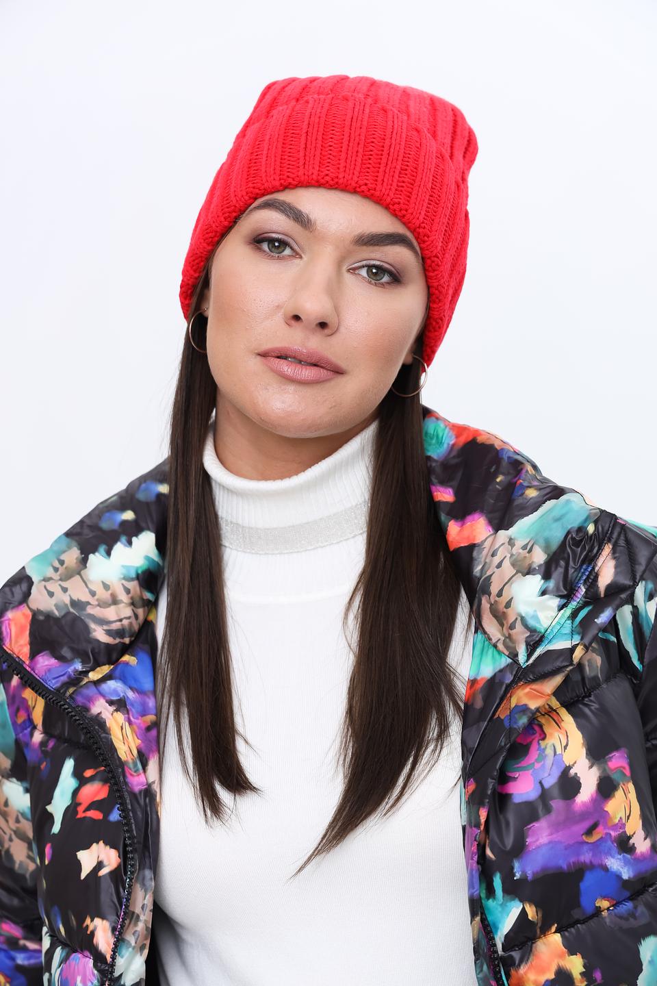 Шапка Oui вязаная красная