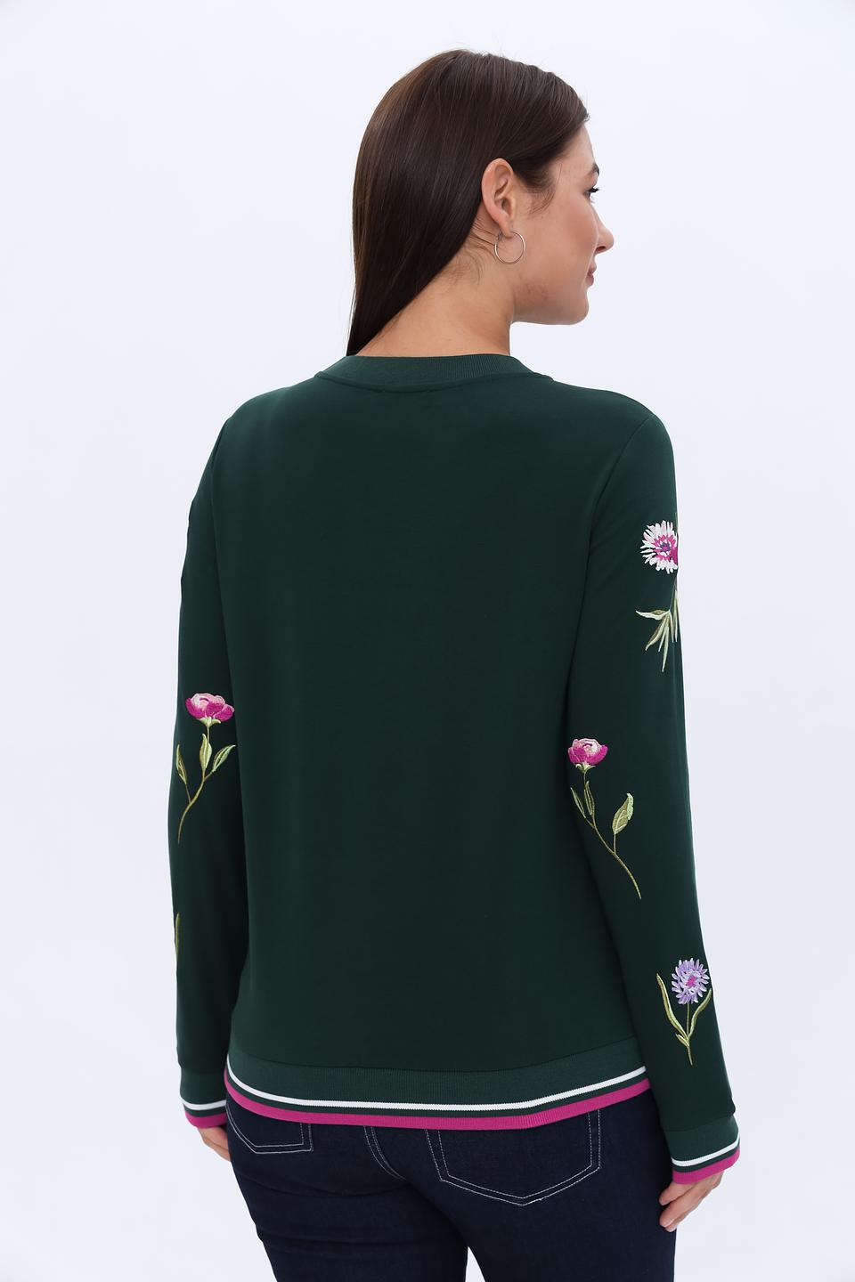 Пуловер Just Valeri с вышивкой