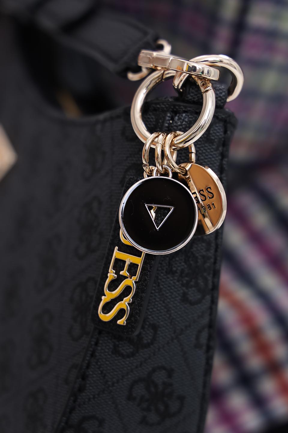 Сумка Guess с логотипом чёрная