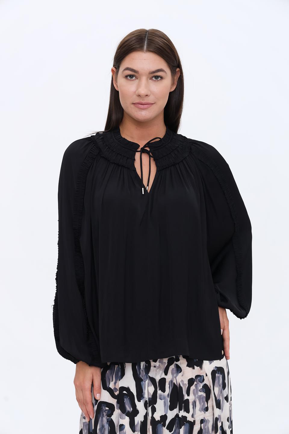 Блуза Marc Cain чёрная с завязкой