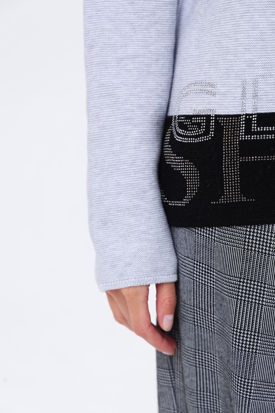 Пуловер Monari серый с декором