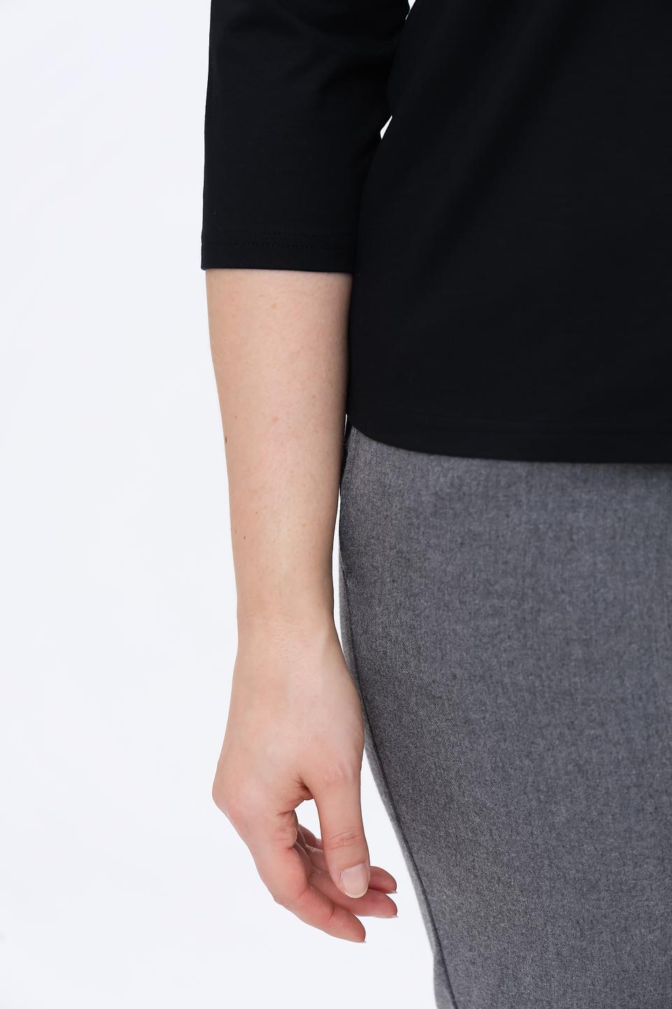 Блуза Frank Walder с фигурным вырезом черная