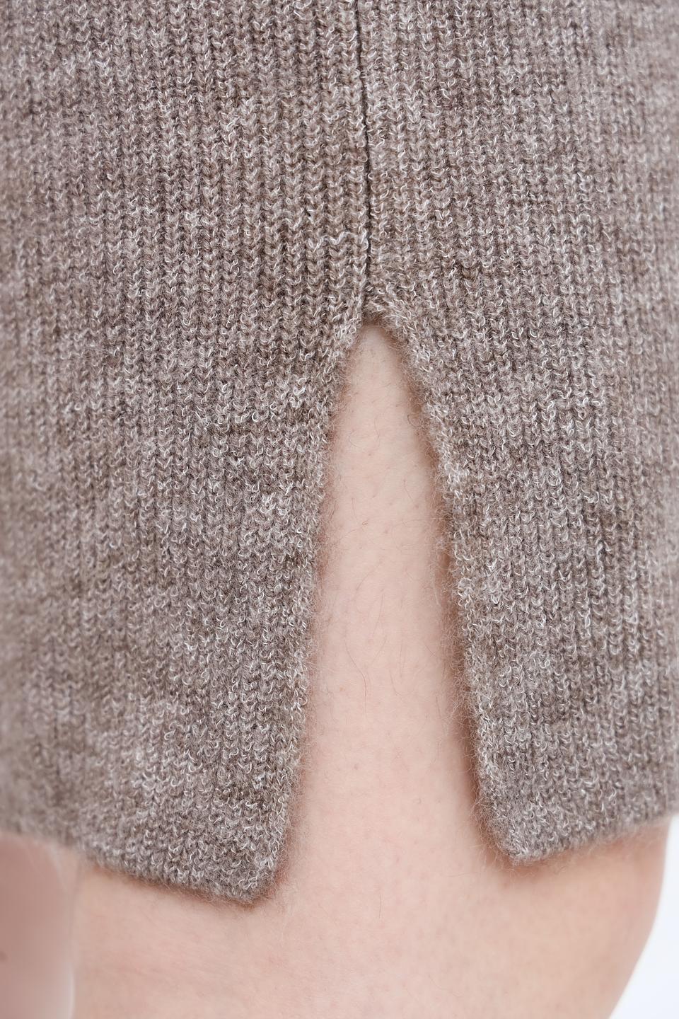 Пуловер Lecomte с карманами серо-коричневый