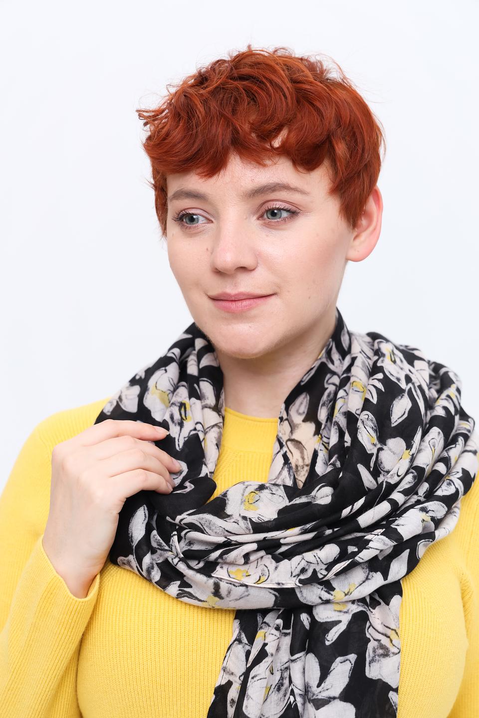 Шарф Rabe collection с цветами чёрный