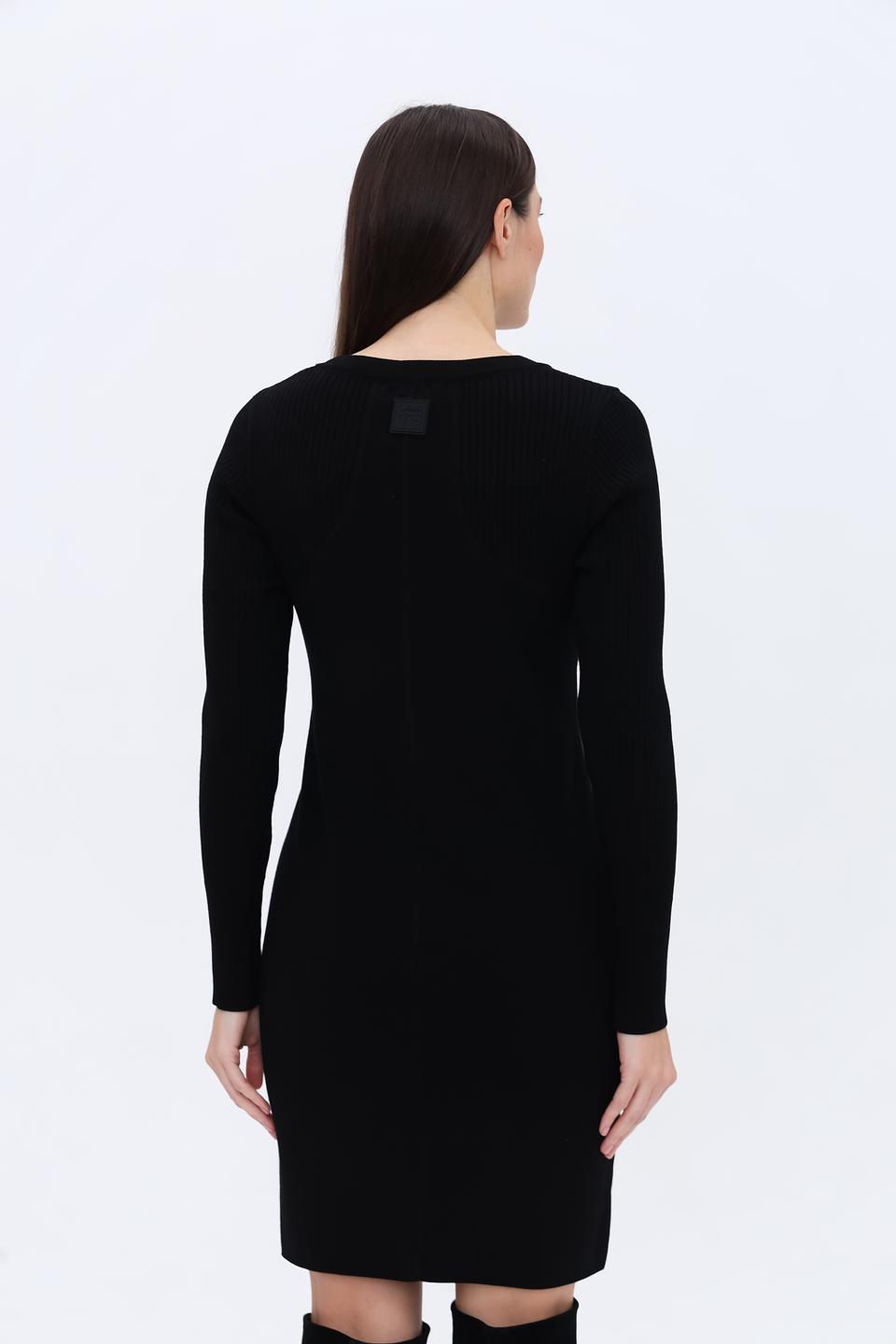 Платье Marc Cain чёрное приталенное