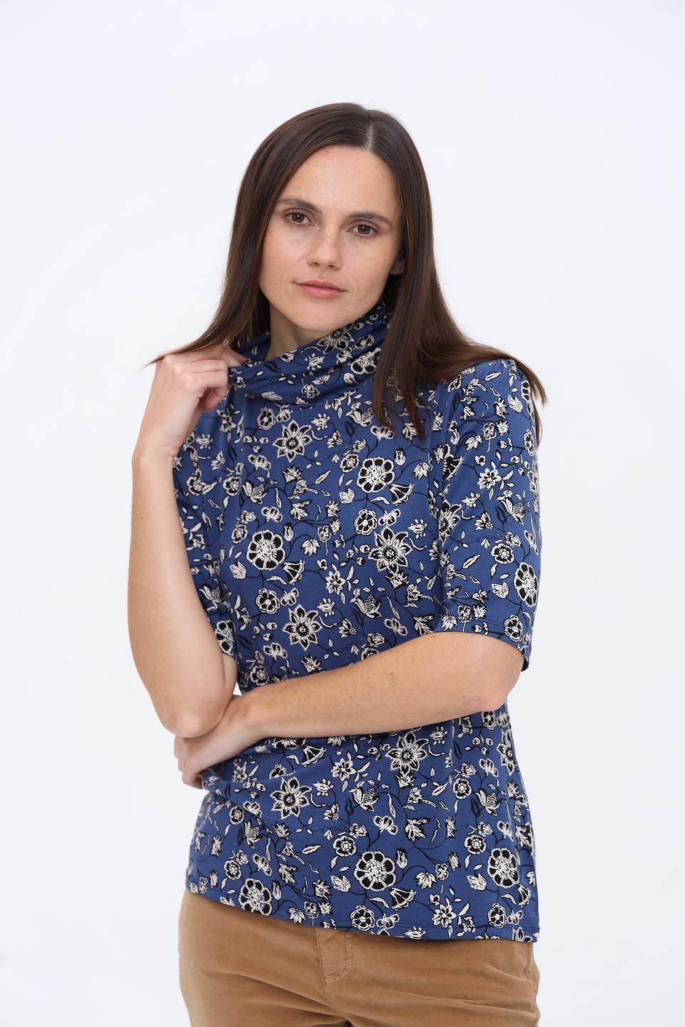 Водолазка More and More с цветочным принтом