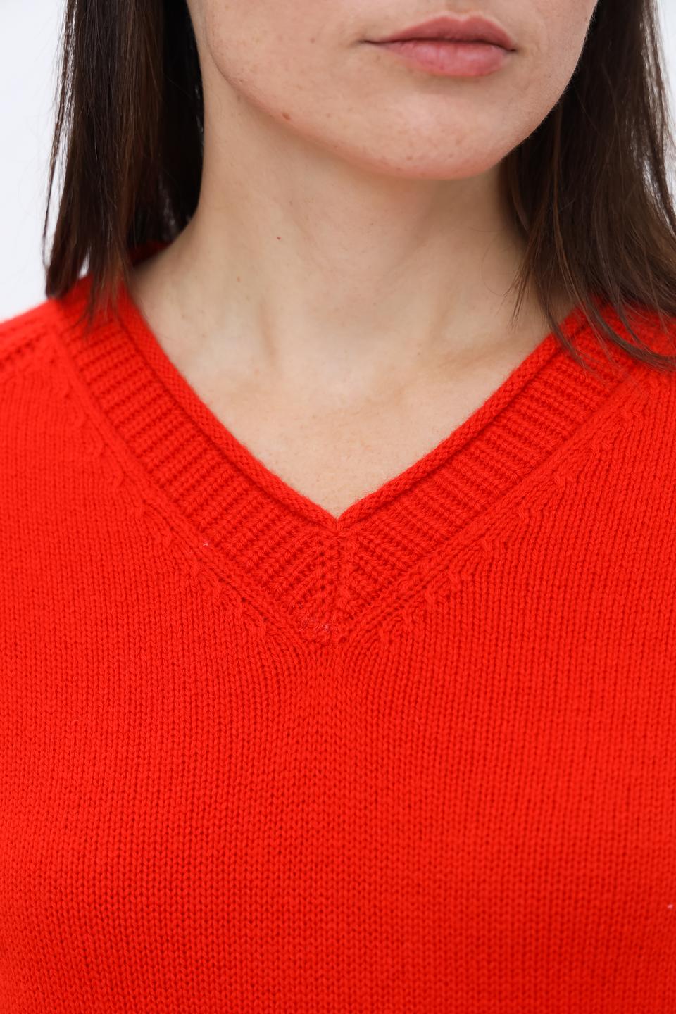 Пуловер Marc Cain V-образный вырез красный