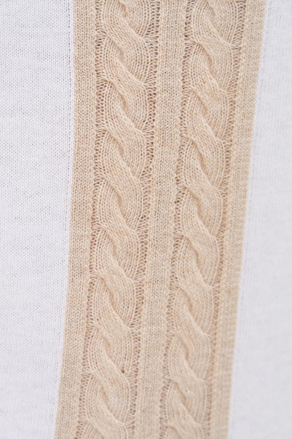 Пуловер Pezzo с косами белый