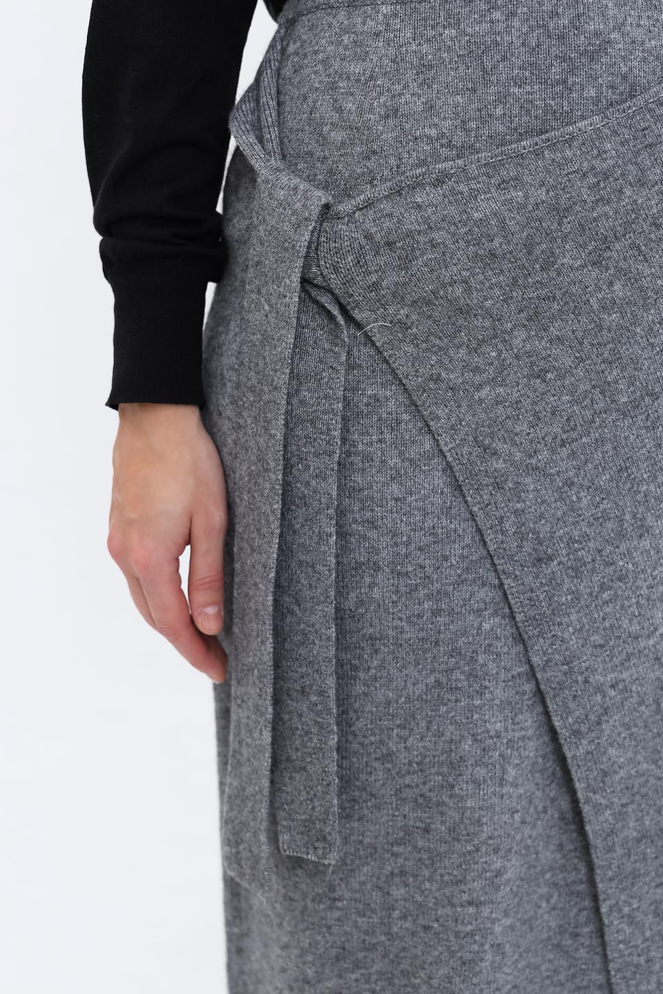 Юбка Oui с запахом серая