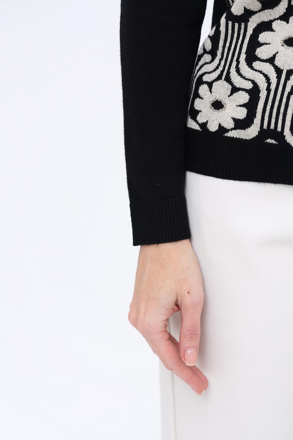 Джемпер Leo & Ugo с цветами чёрный