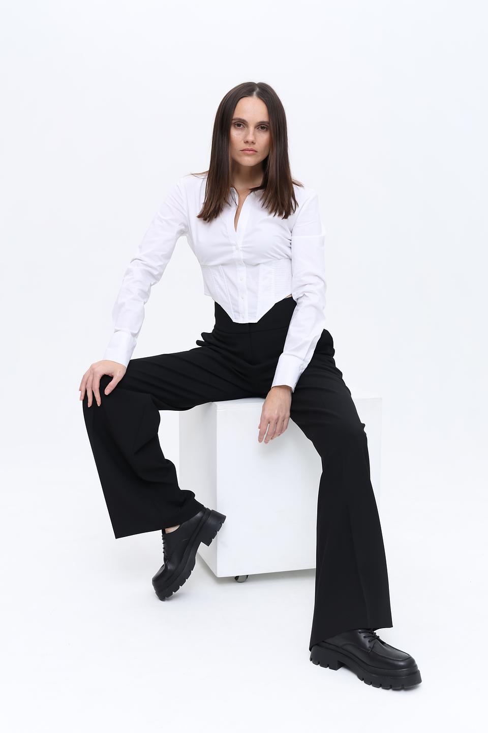 Блуза Alcott женская белая с фигурным вырезом