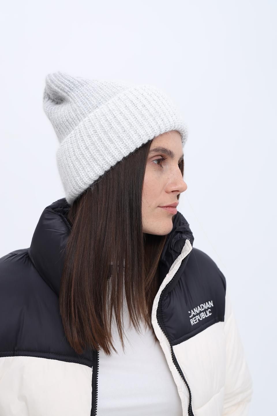 Шапка Marhatter вязаная белая