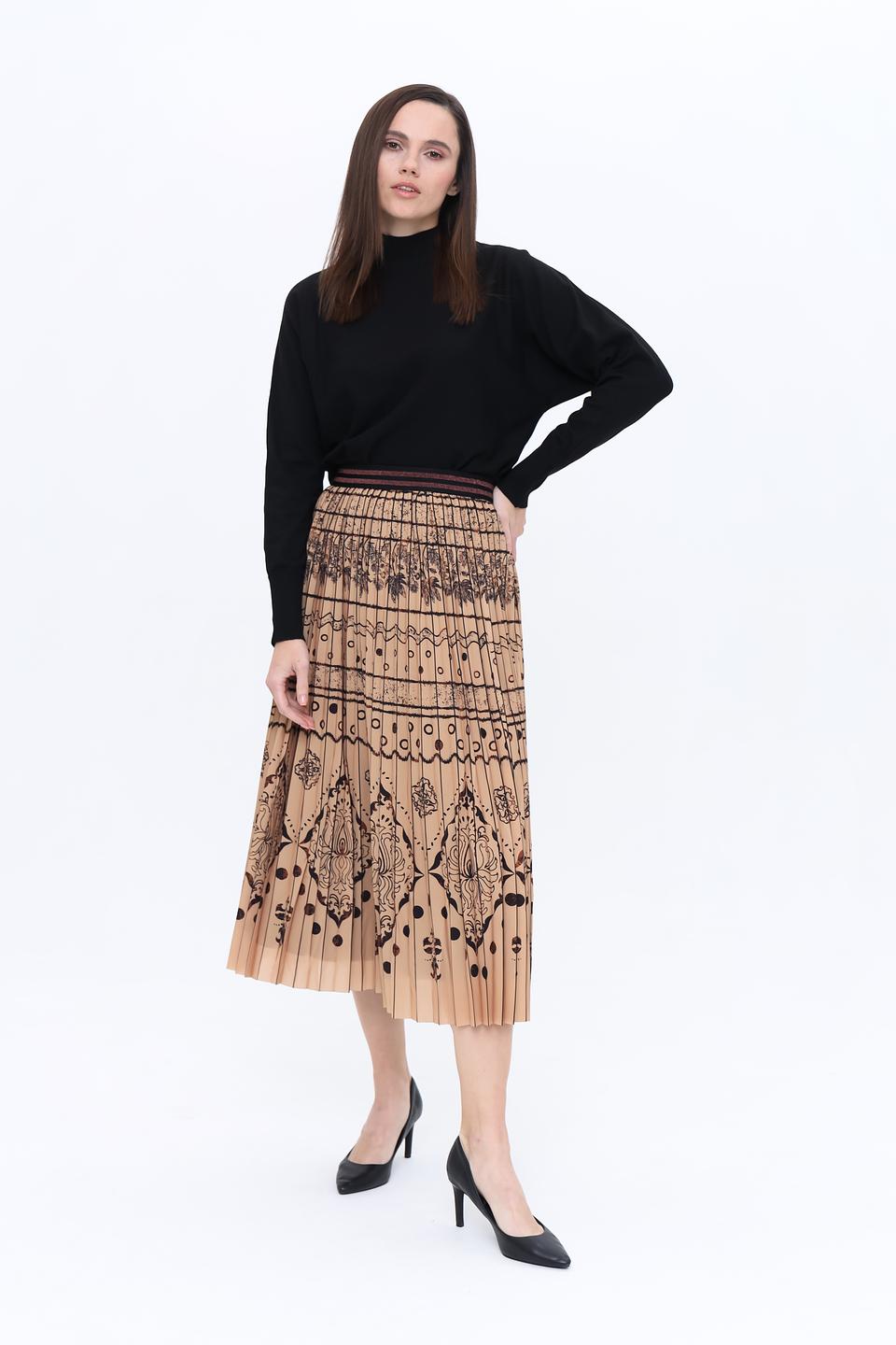 Пуловер More and More чёрный с горлом