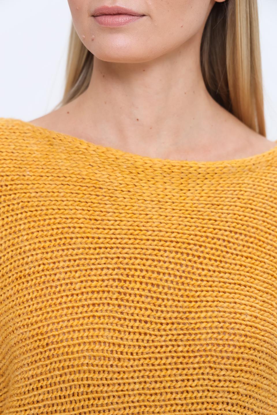 Пуловер More and More горчичный