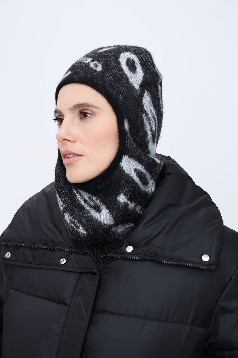 Шапка Hugo женская с узором чёрная