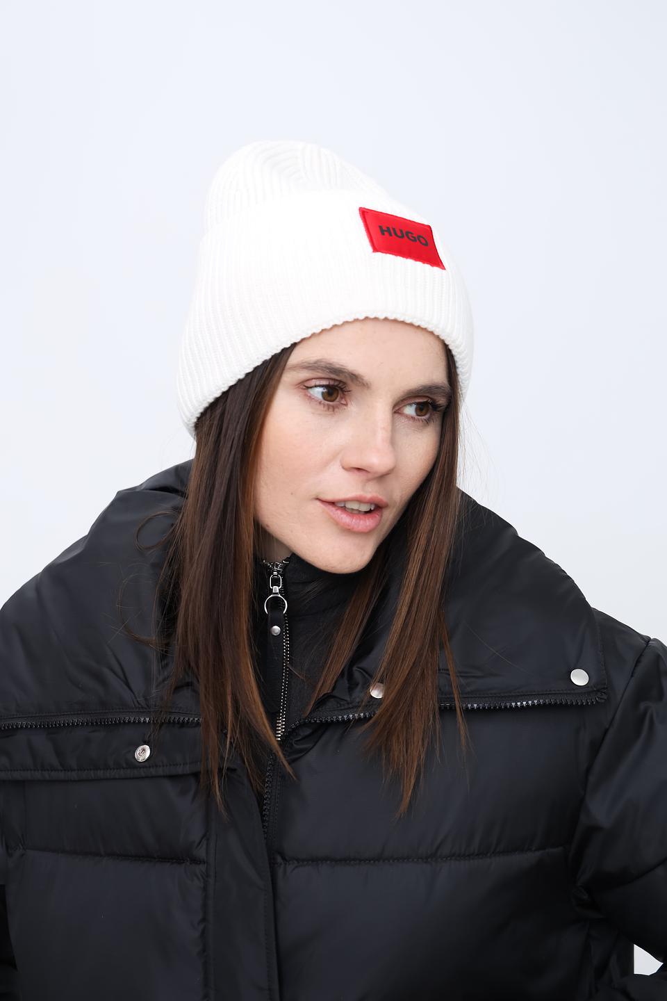 Шапка Hugo женская белая