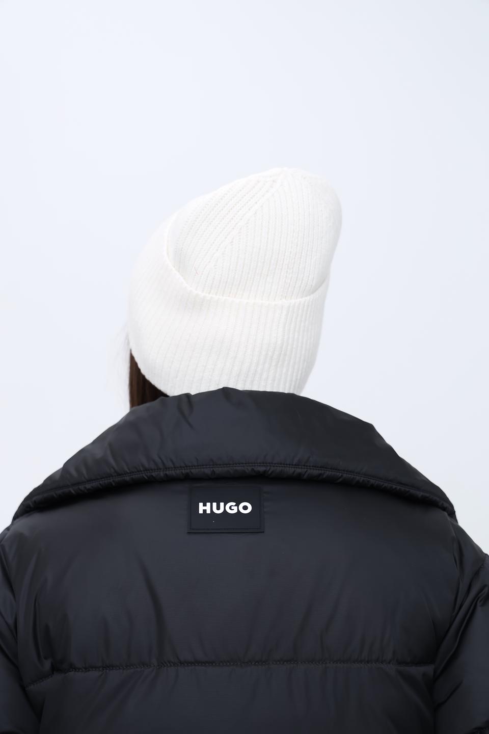 Шапка Hugo женская белая