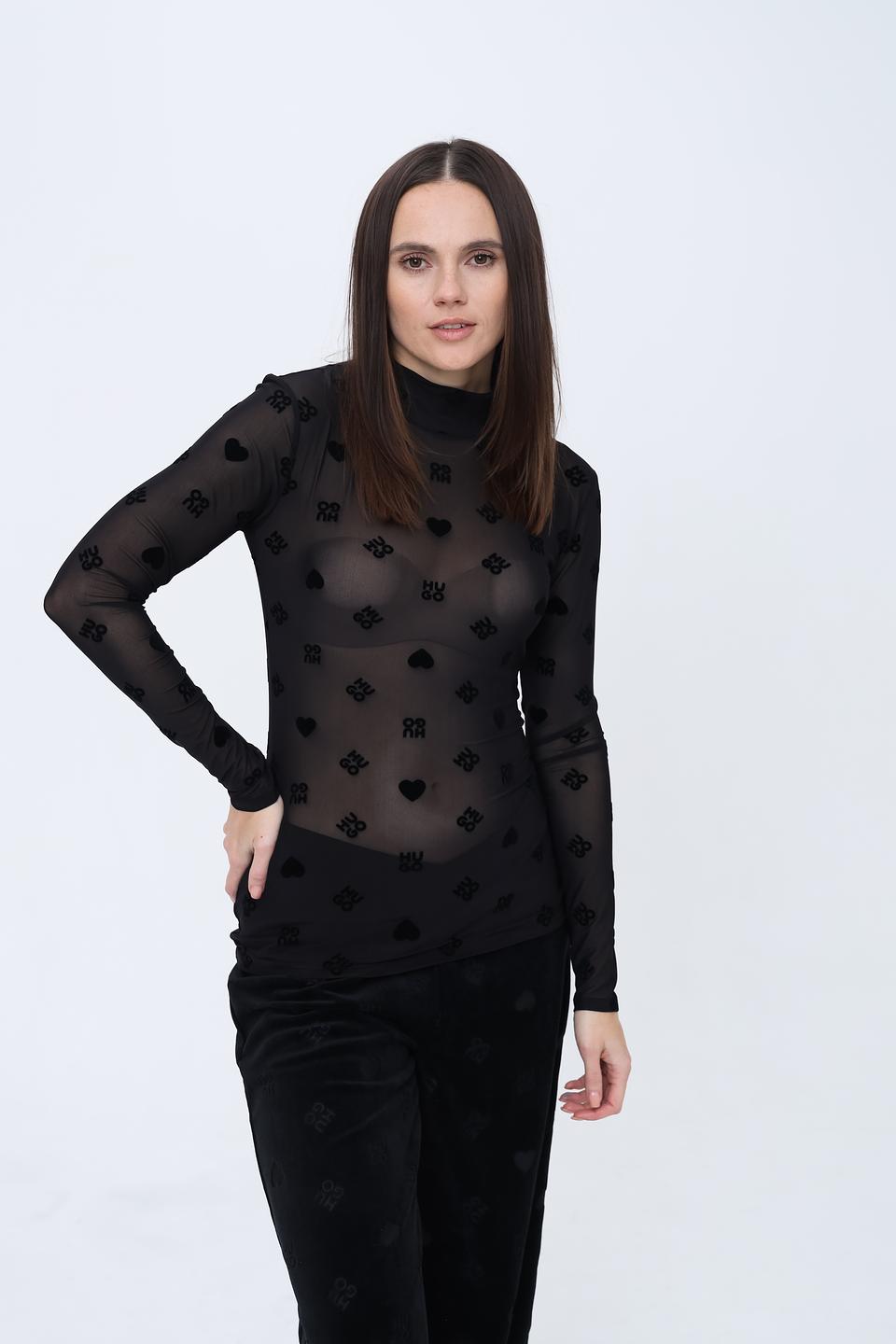 Водолазка Hugo с логотипом и сердцами