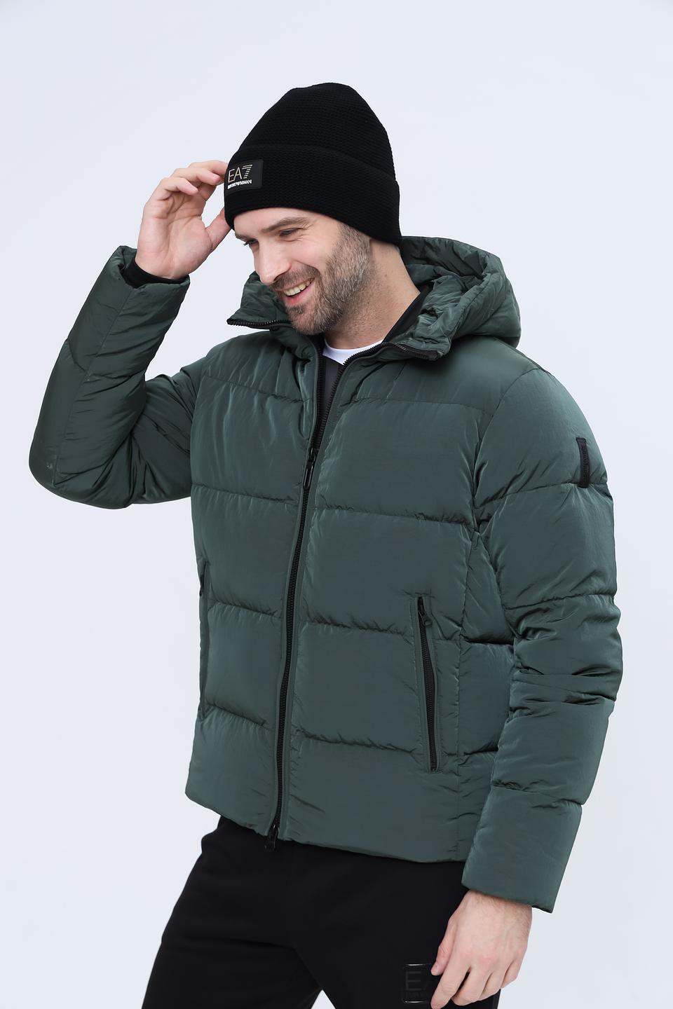 Шапка EA7 чёрная с логотипом