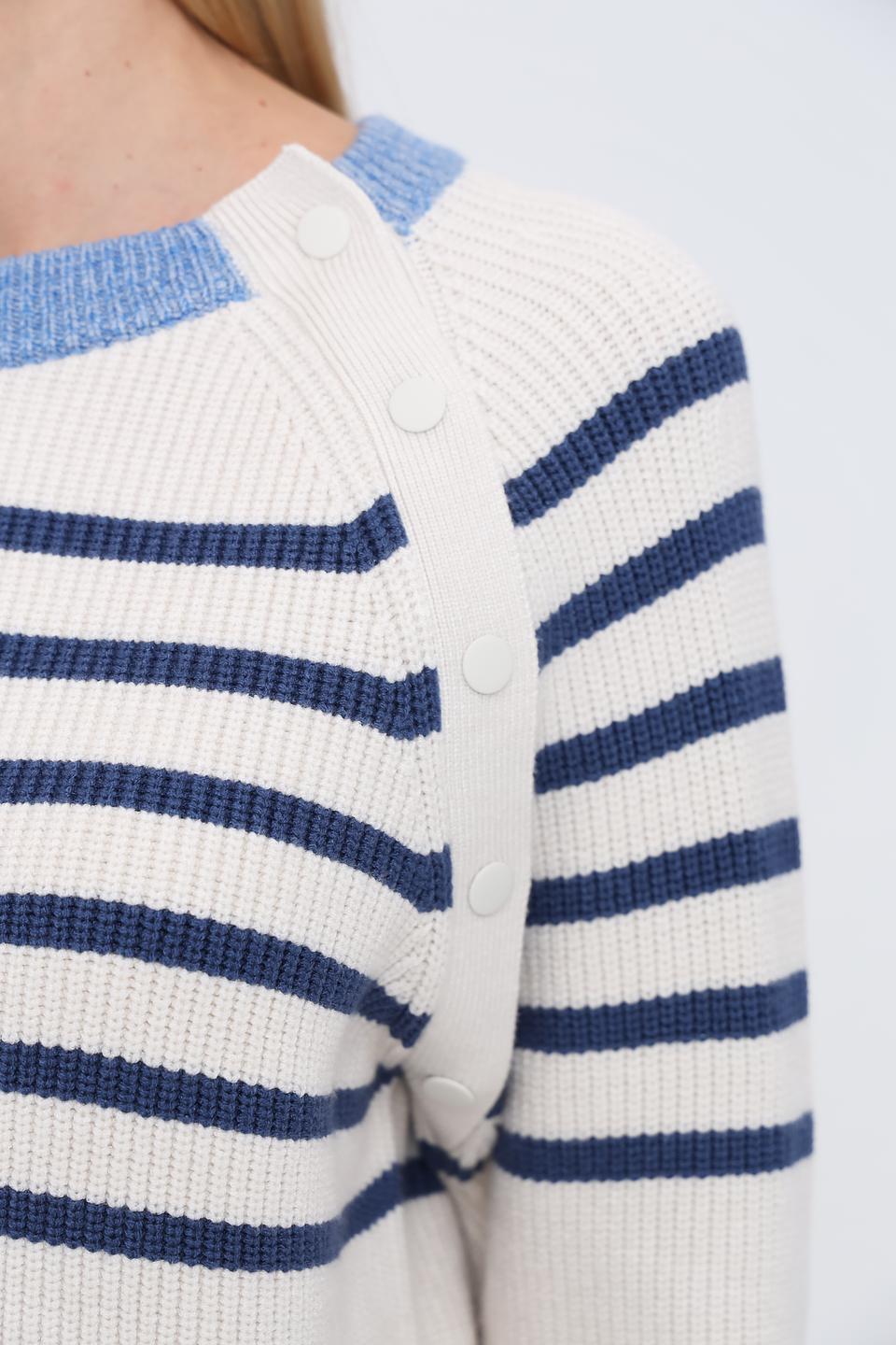 Пуловер Oui в полоску кремовый