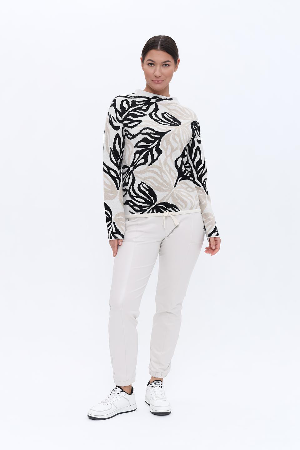 Пуловер Bianca с листьями бежевый