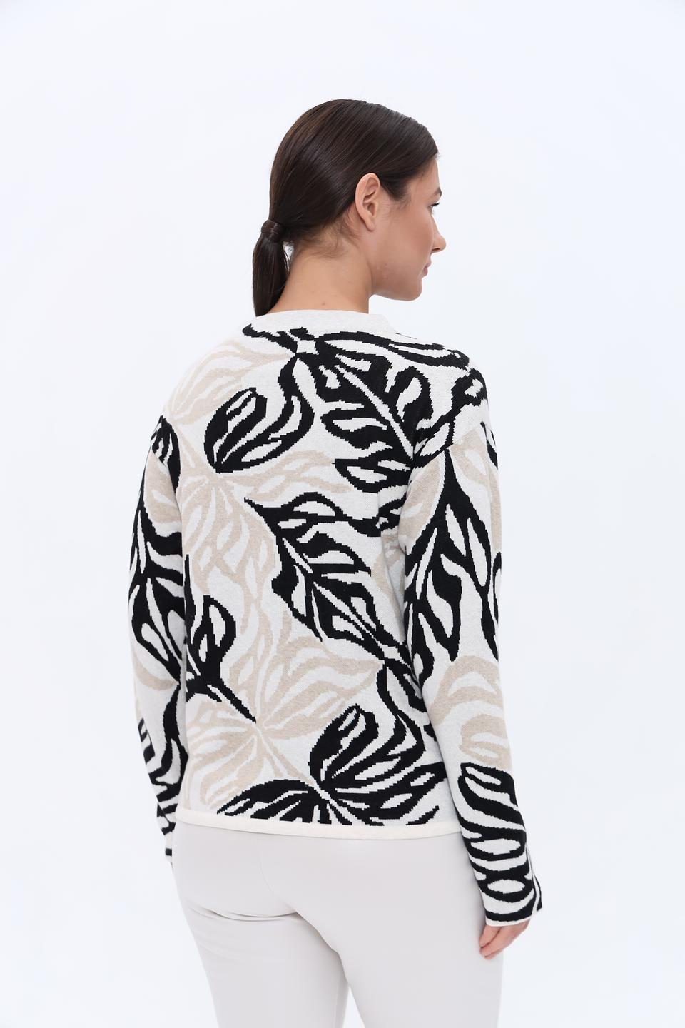 Пуловер Bianca с листьями бежевый