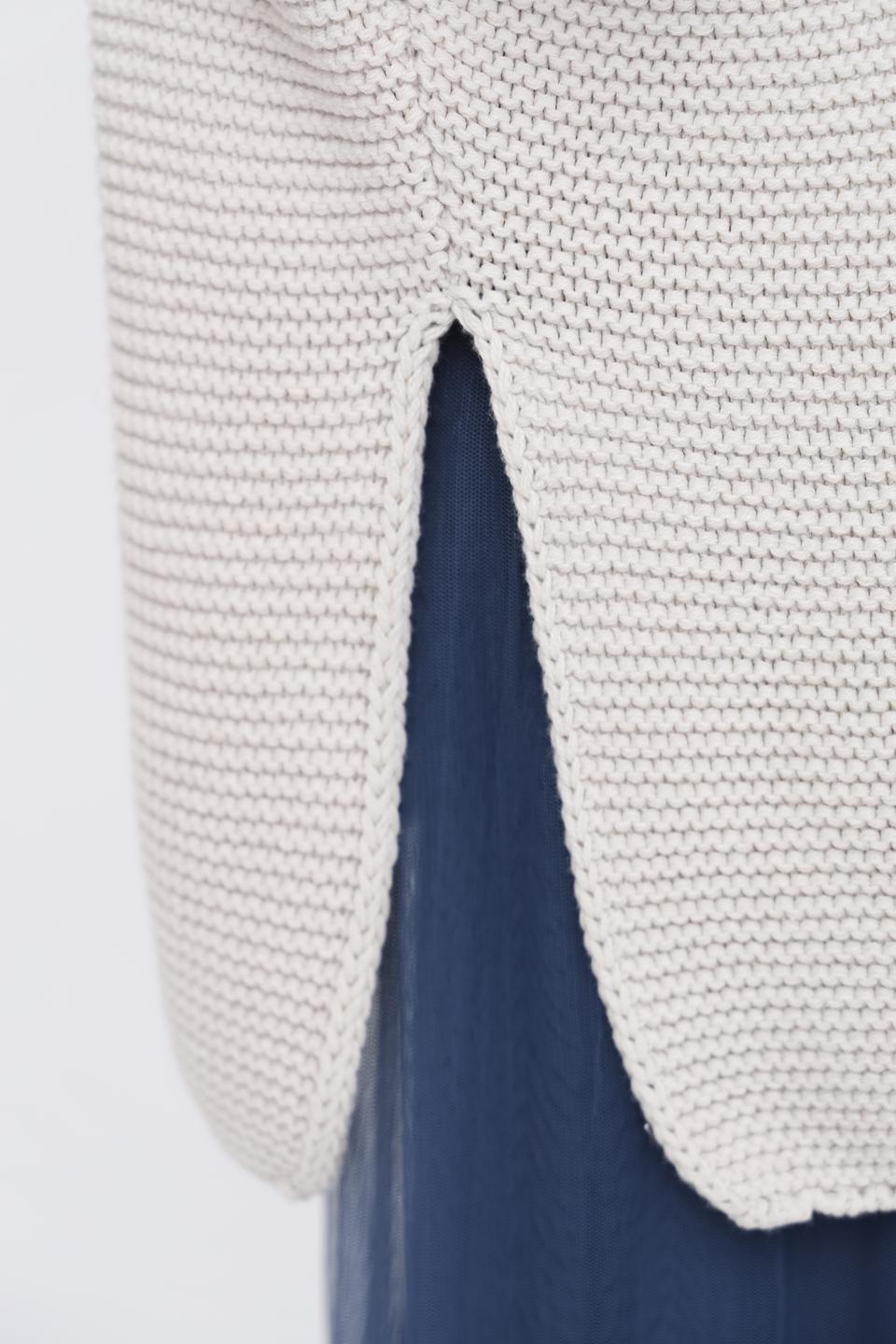 Пуловер Monari с косами бежевый