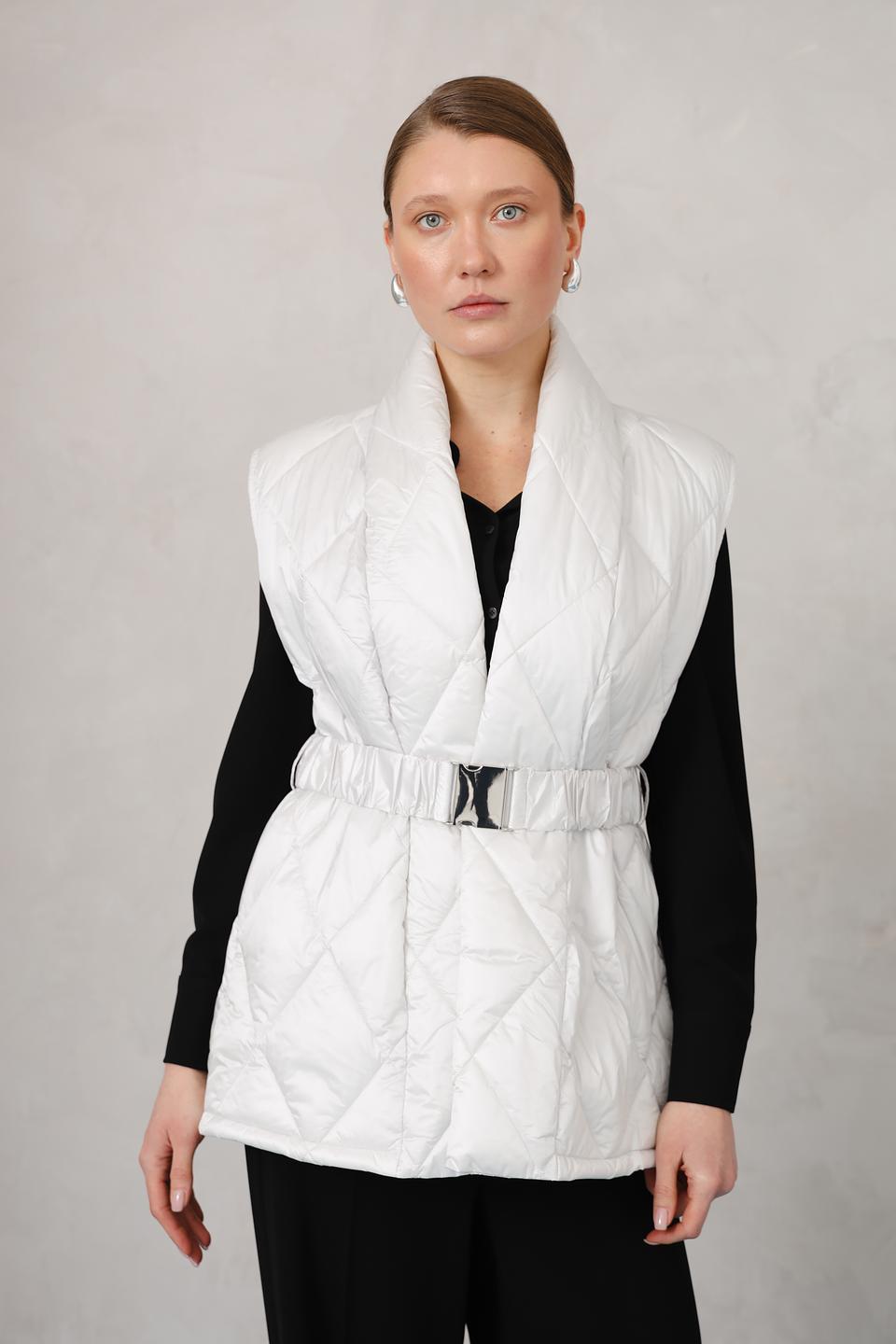 Жилет Monari стеганый белый