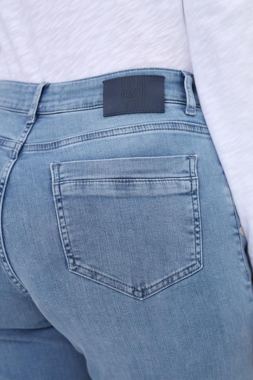 Джинсы Bugatti клеш голубой