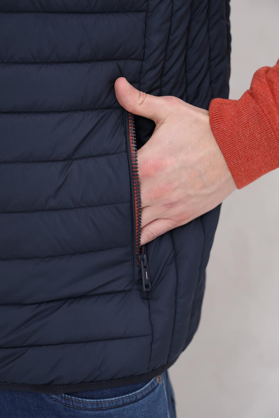 Жилет Casa Moda стеганый синий