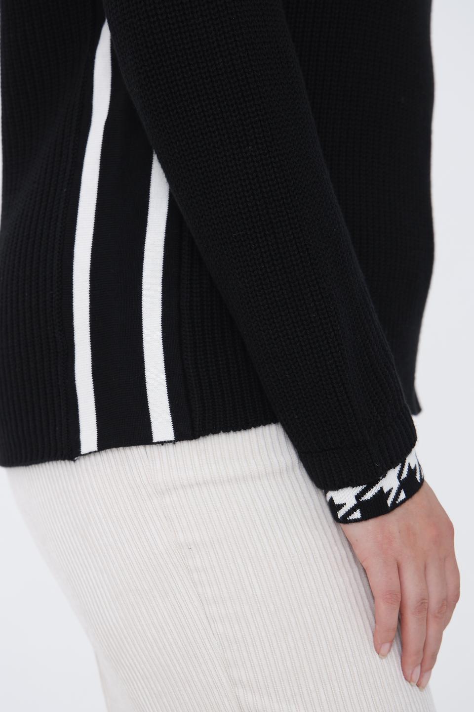 Пуловер Lebek с полосками