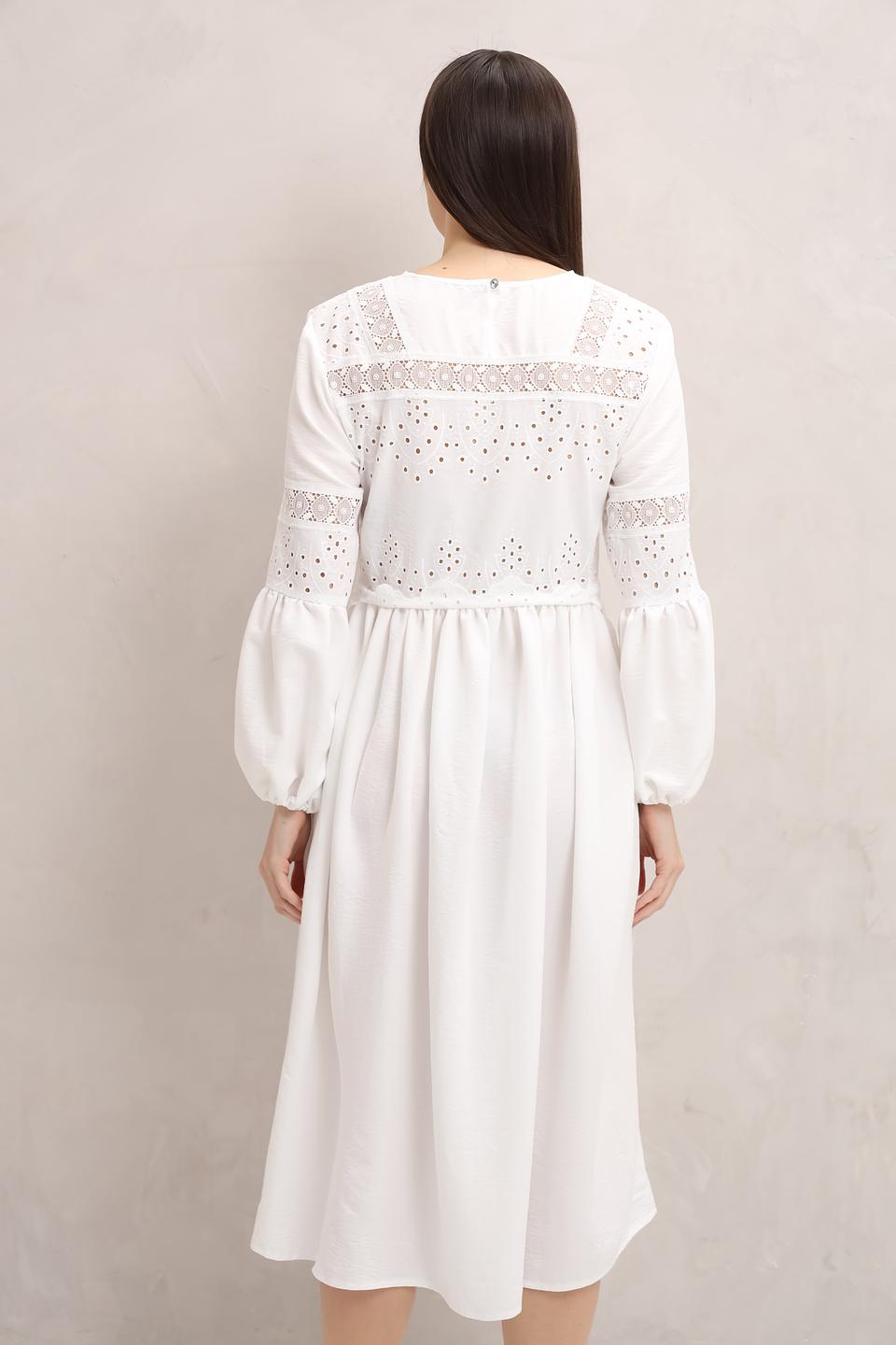 Платье Beatris с вышивкой белый