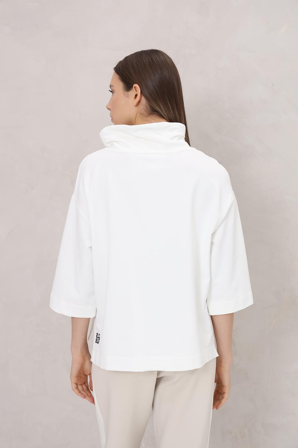 Пуловер Marc Cain с цветами белый