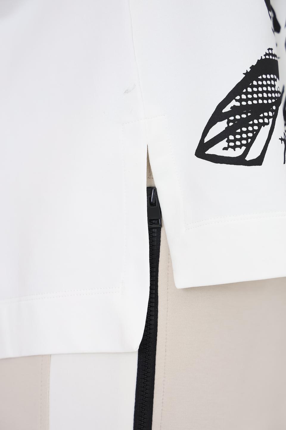 Пуловер Marc Cain с цветами белый