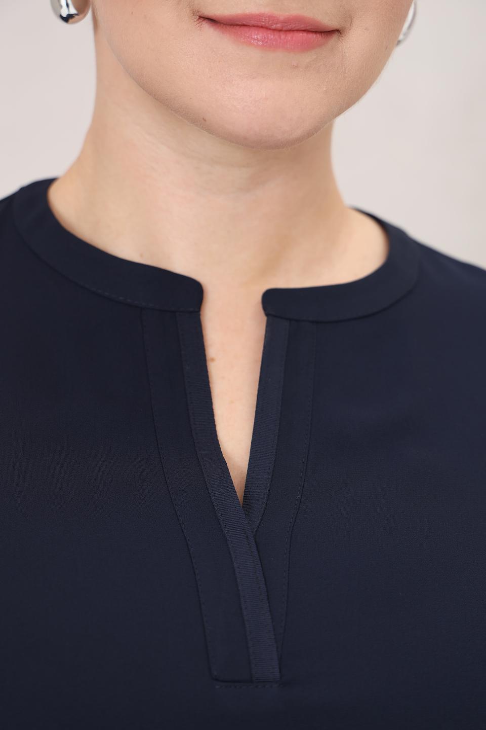 Блуза Frank Walder с V-образным вырезом