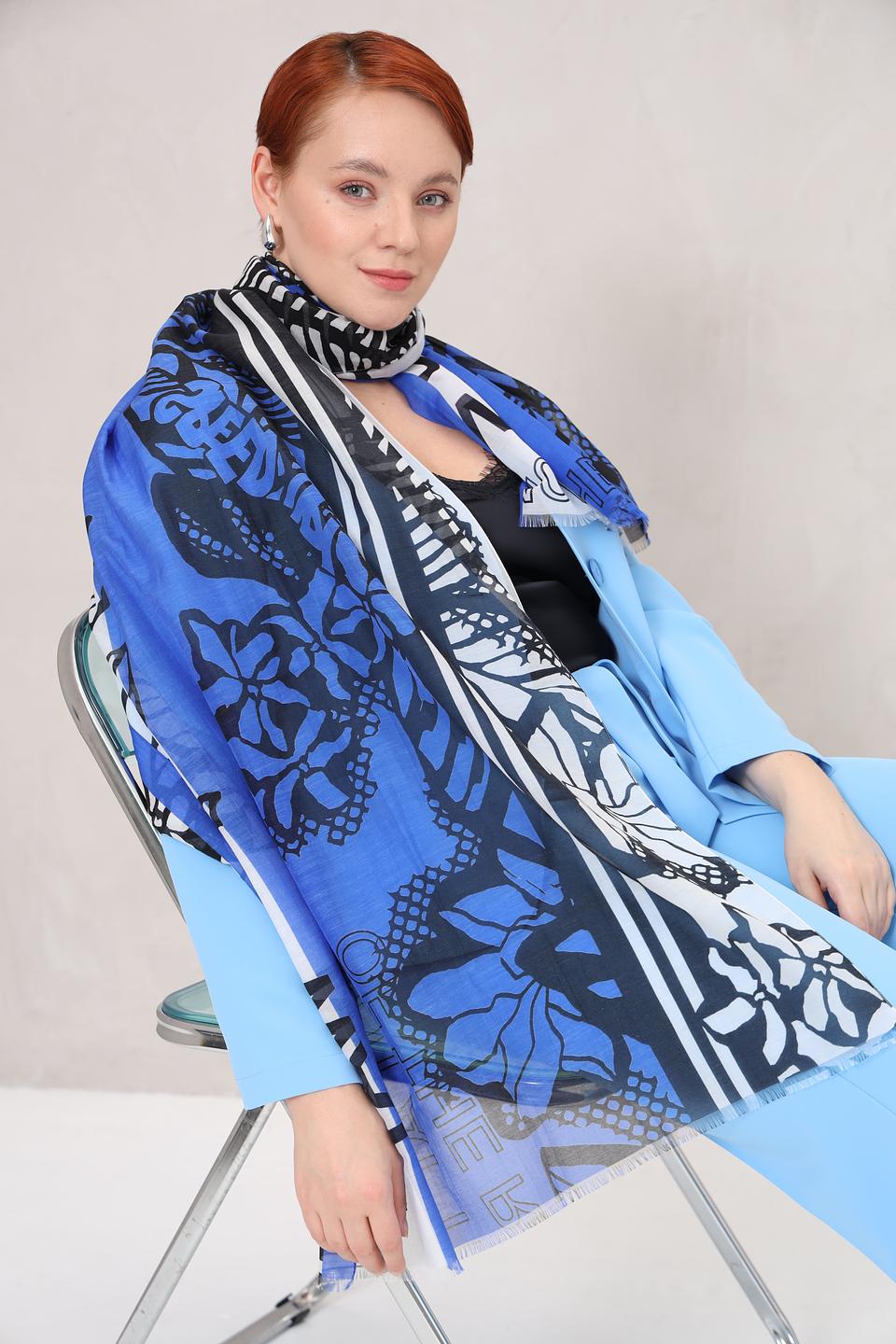 Шарф Marc Cain с цветочным принтом