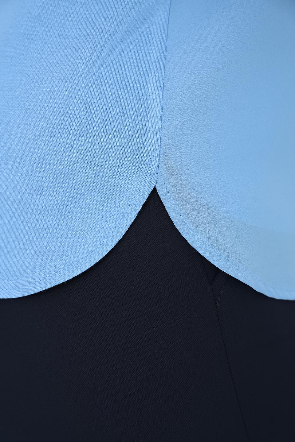 Блуза Frank Walder голубая с V-образным вырезом