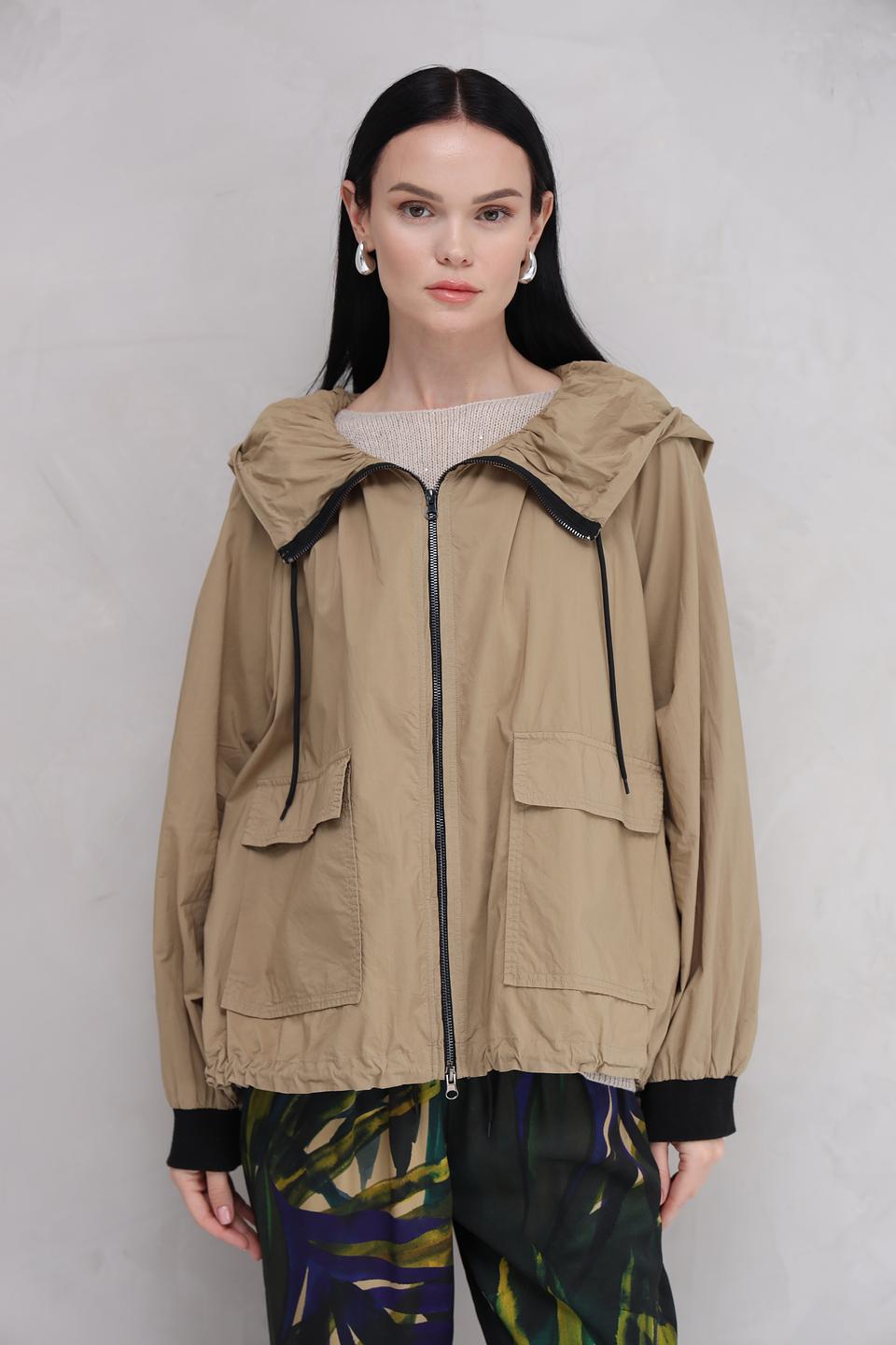Ветровка Catnoir с капюшоном бежевая