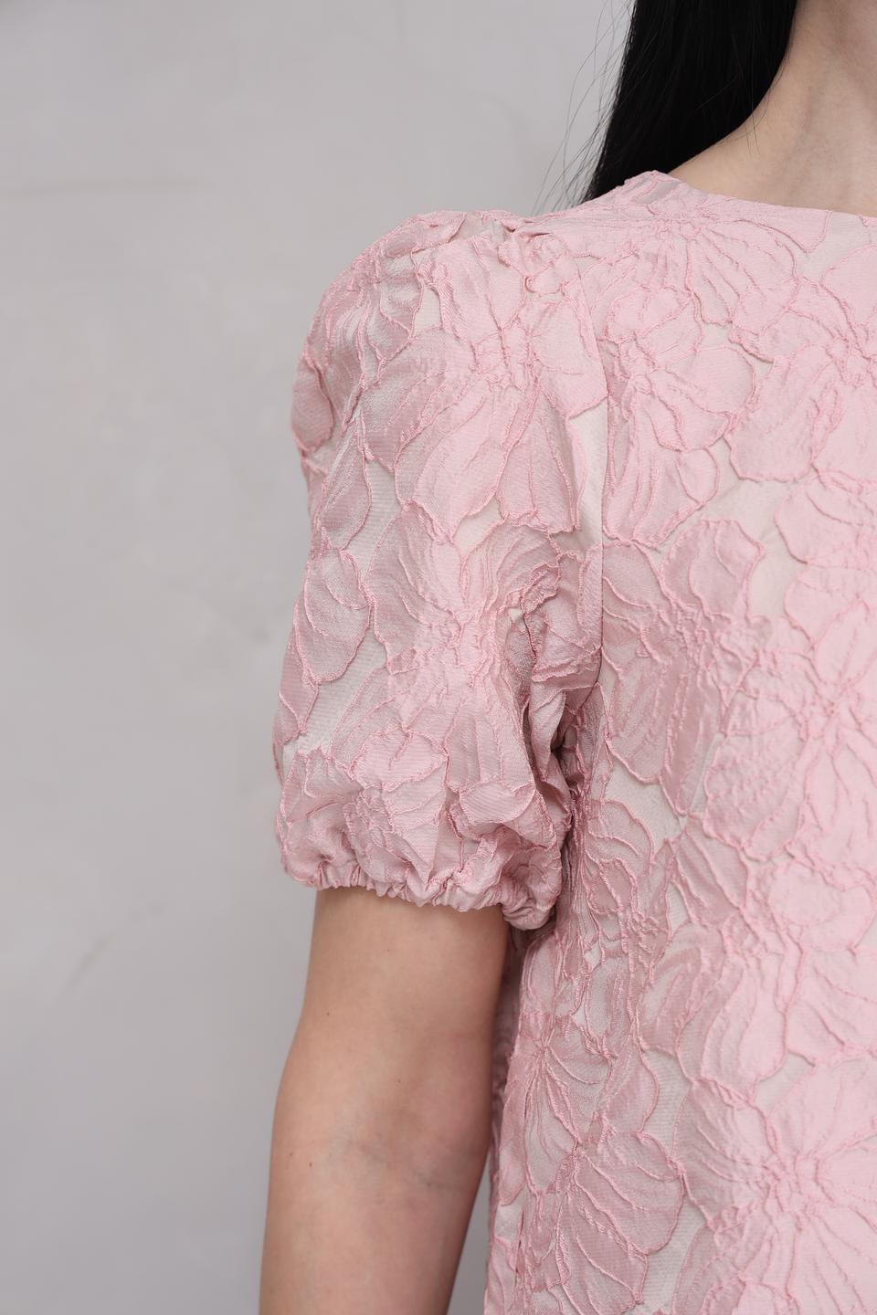 Блуза Rich and Royal с кружевом