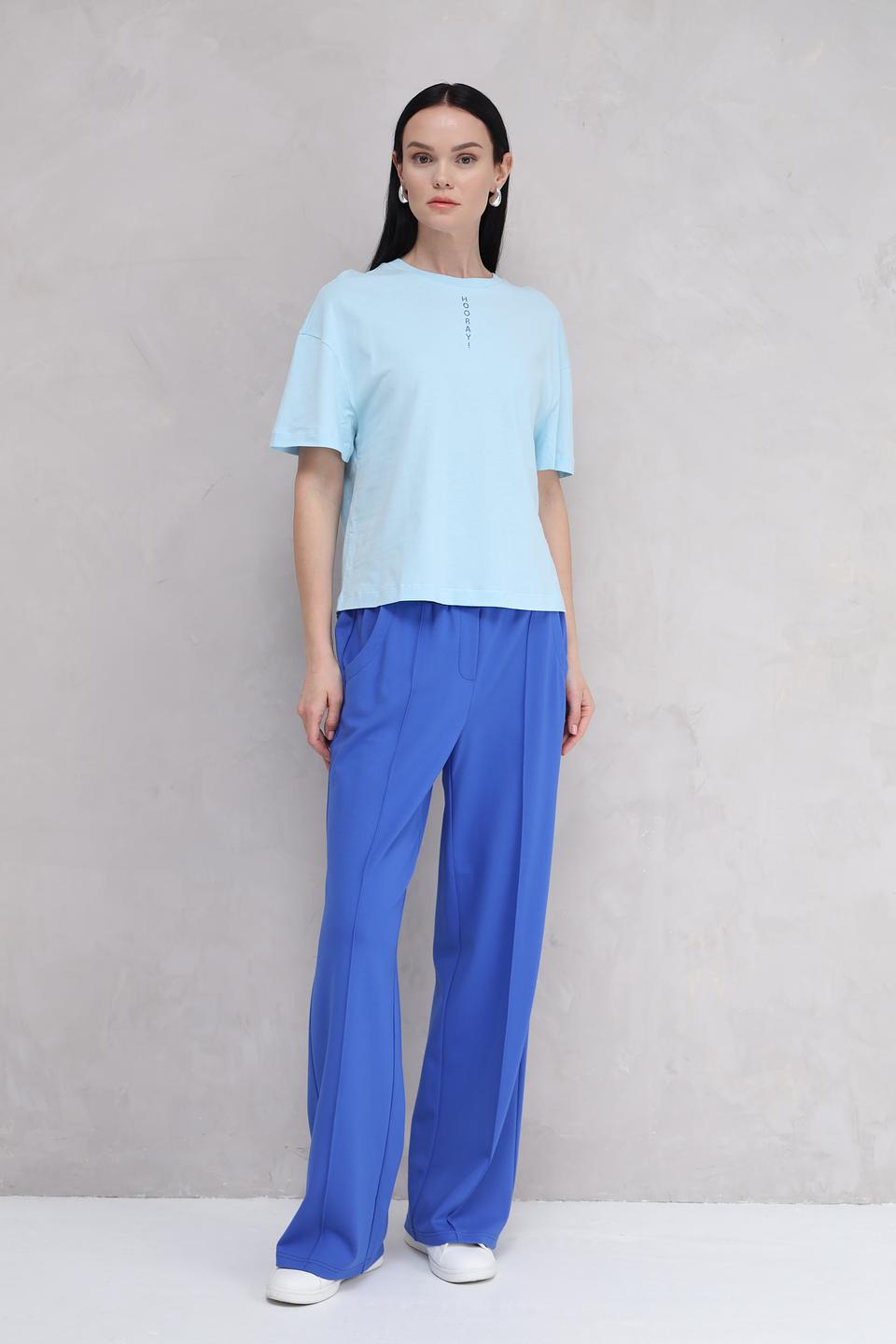 Футболка Rich and Royal голубая с надписью