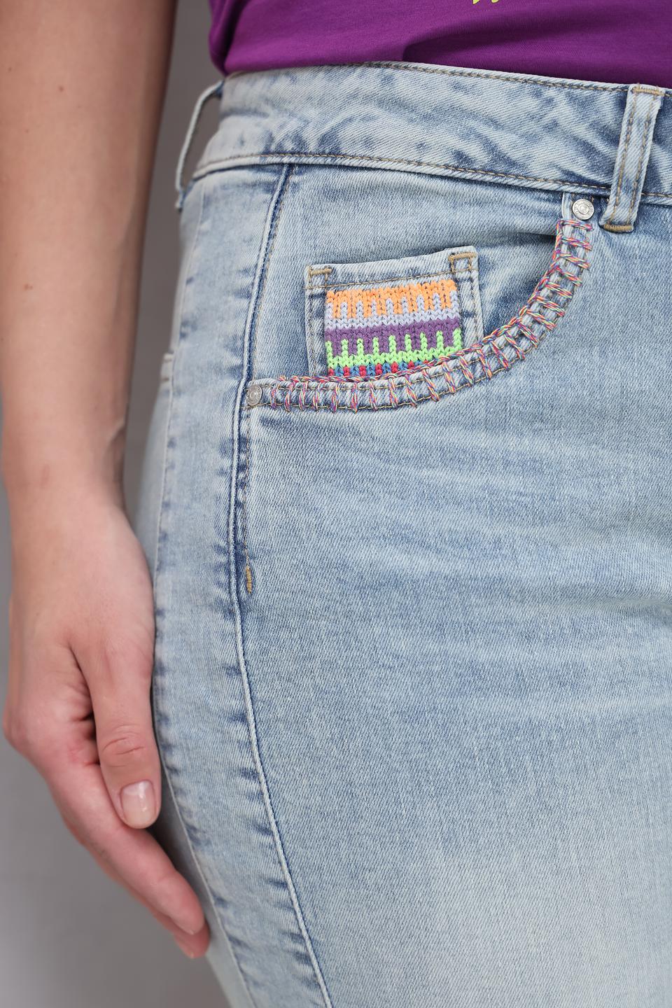 Джинсы Oui с потертостями голубой