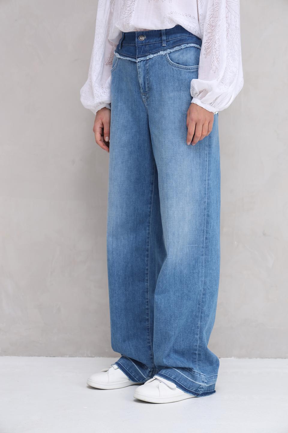 Джинсы Marc Cain с потертостями