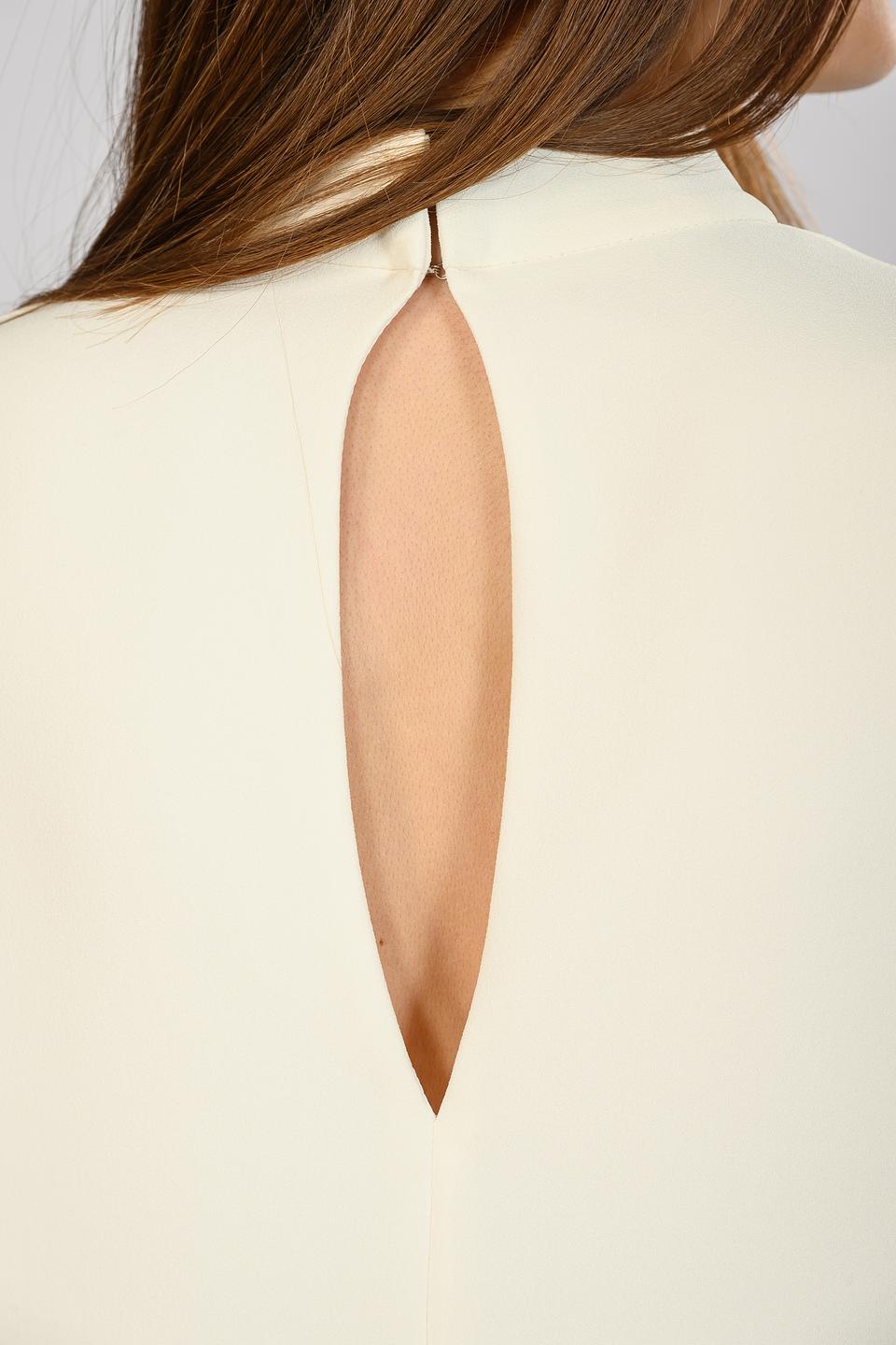 Платье Emka кремовое с вырезом